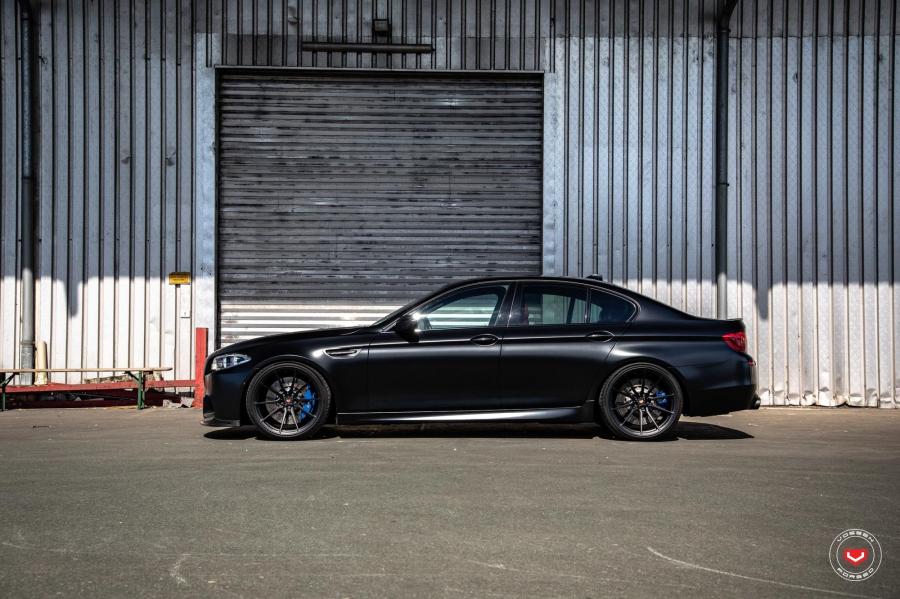  BMW M5 on Vossen Wheels (M-X2) 2019 года  (фото 24 из 25)
